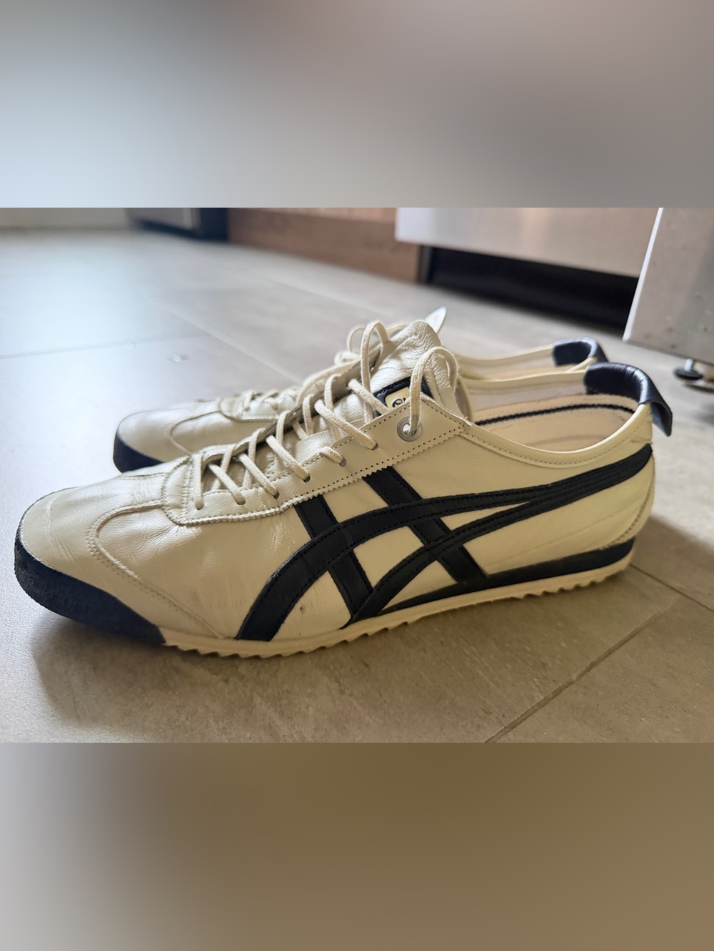 Onitsuka Tiger Men's Leather Mexico 66 SD in white / Navy